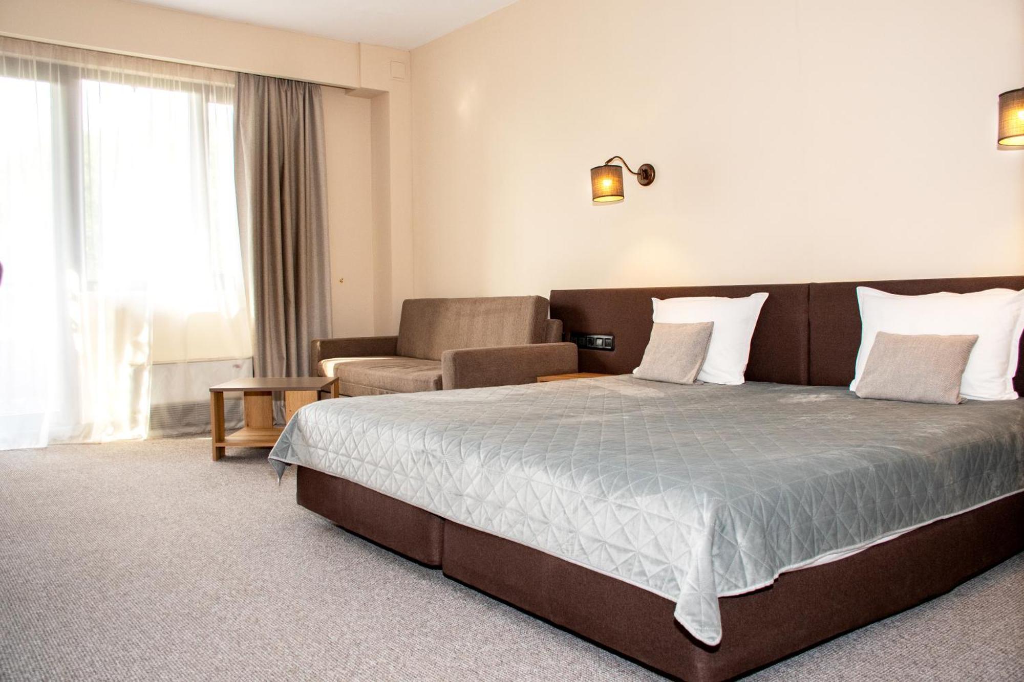 Deluxe Double Room Balcony,1615648982:JPEG